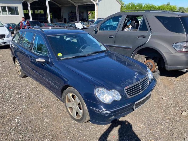 Mercedes W203 - C-class 220 cdi kombi avantg�rd 2003 mindene elad�