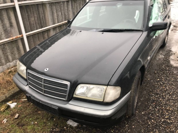 Mercedes W203 - C-class kombi fekete 200 cdi bontott mindene elad�