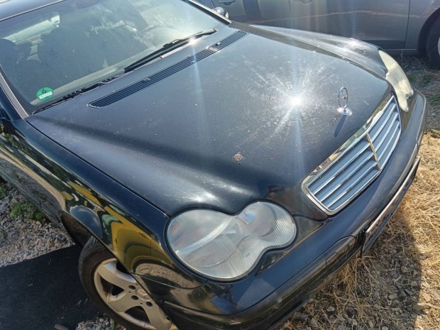 Mercedes W203 motorháztető