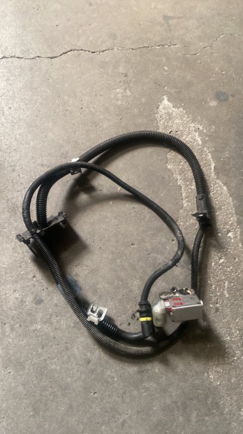 Mercedes W204 akkumulátor kábel A2044402413 eladó