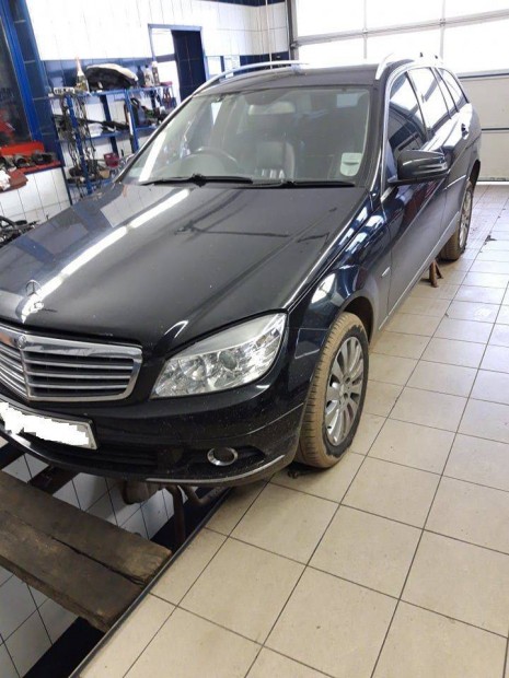 Mercedes W204 bontott alkatrészei!