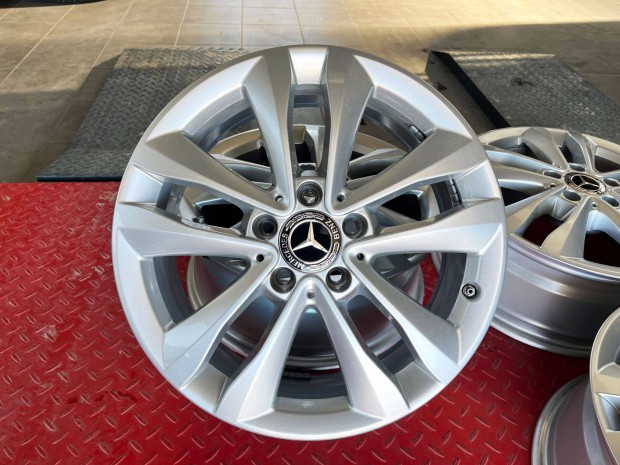 Mercedes W205 17" 5x112 gyári alufelni eladó 17 coll A B C CLA