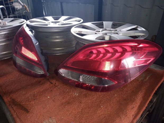 Mercedes W205 h�ts� l�mpa jobb bal