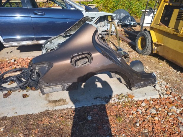 Mercedes W205 sedan jobb hts negyed srvd