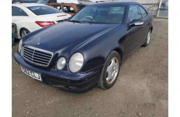 Mercedes W208 - CLK-class 320 benzin 2001 bontott mindene elad