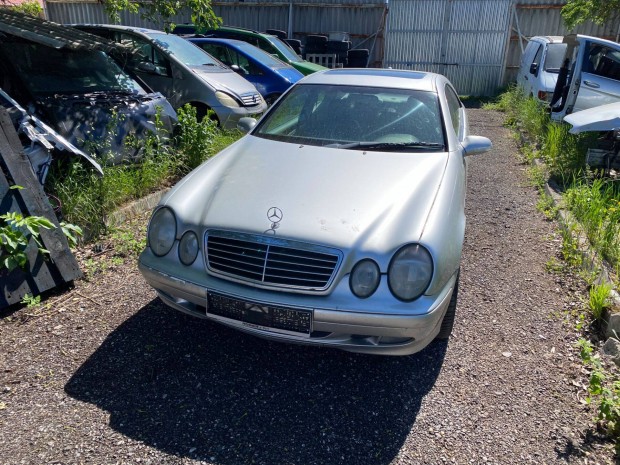 Mercedes W208 - CLK-class 430 elegance 2001 bontott mindene elad