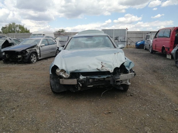 Mercedes W209 - CLK-class 240 v6 2002 bontott mindene elad