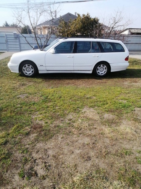 Mercedes W210 E220 cdi facelift automata kombi alkatrészek eladók