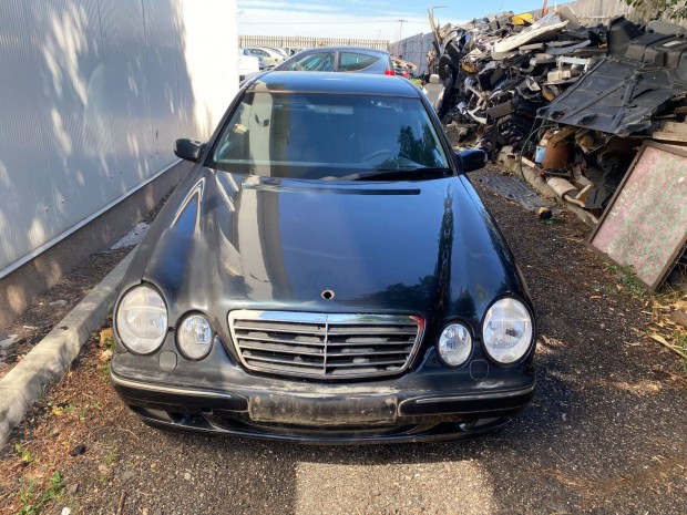 Mercedes W210 - E-class 320 cdi 1999 modis bontott mindene elad