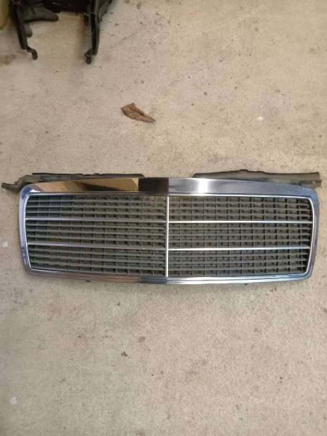 Mercedes W210 bontott h�t�r�cs