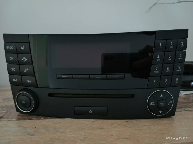 Mercedes W211 E class audio 50 radio fejegysg 