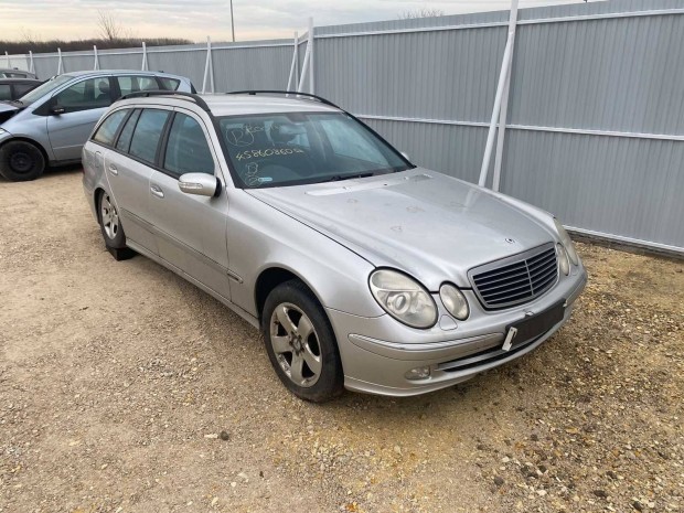 Mercedes W211 - E-class 220 cdi kombi 2004 bontott mindene eladó