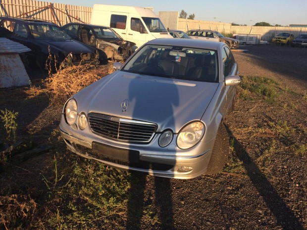 Mercedes W211 - E-class 320 cdi 2004 bontott minden alkatrésze eladó