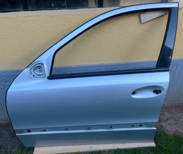 Mercedes W211 / E osztály bal első ajtó eladó