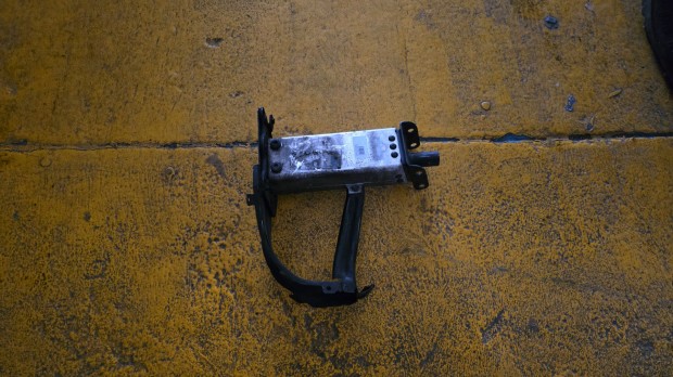 Mercedes W211 jobb kereszttart nylvny A2116201495 elad