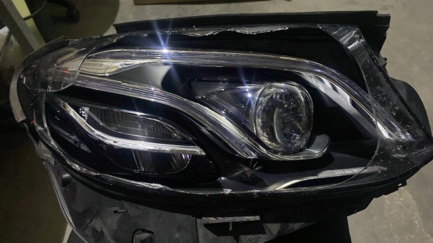 Mercedes W213 LED Multibeam jobb f�nysz�r� A2139062806 elad�