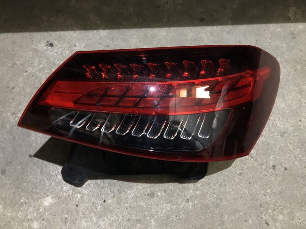 Mercedes W213 jobb hátsó lámpa A2139065209 eladó