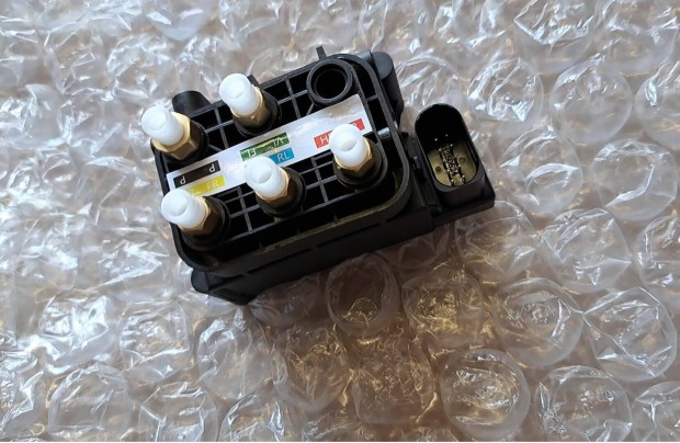 Mercedes W222 S W217 CL W205 C205 C légrugó szeleptömb