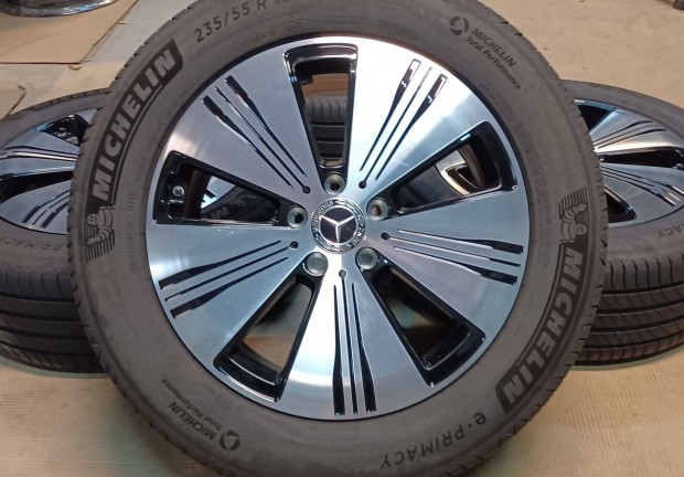 Mercedes W243 EQA Eqb 5x112 7,5x18 235/55 R18 nyári gumikkal 4db