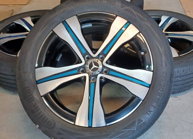 Mercedes W243 EQA Eqb 5x112 7,5x19 235/50 R19 nyári gumikkal