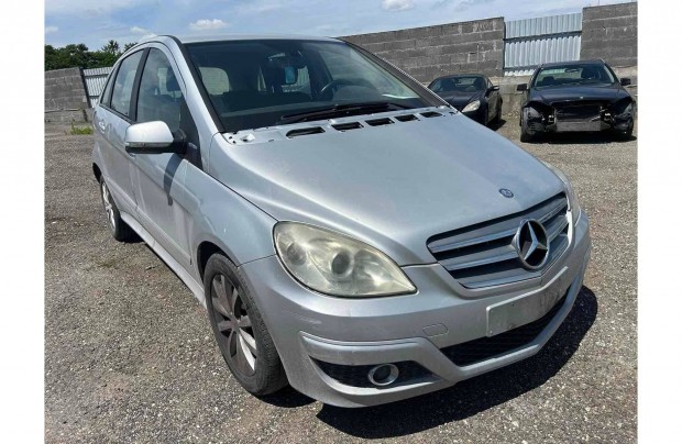 Mercedes W245 - B-class benzin 180 Ngt modis 2011 bontott mindene elad