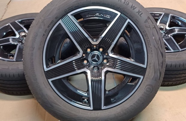 Mercedes W254 GLC AMG 5x112 8-9x19 235/55-255/50 R19 nyári gumikkal