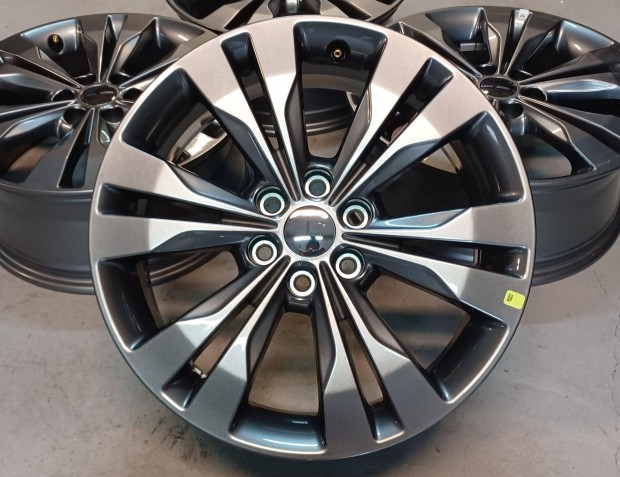 Mercedes W470 X klasse 6x114,3 7,5x18 ET50 4db