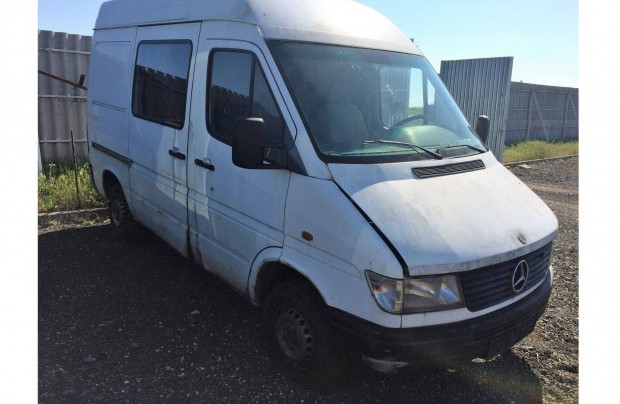 Mercedes W901 - Sprinter 208 dízel bontott minden alkatrésze eladó