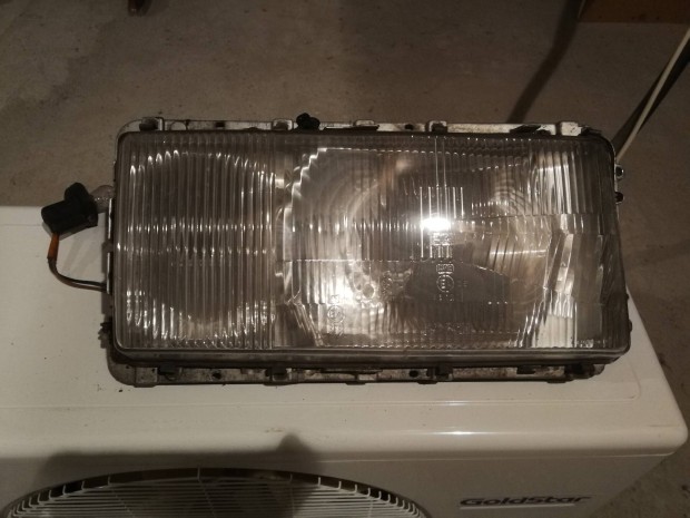 Mercedes W 116 S-oszt�ly gy�ri els� l�mpa p�r 