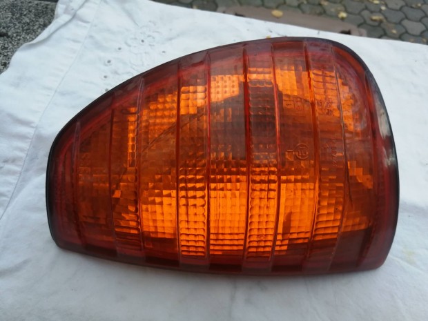 Mercedes W 123 gyári Bosch első index lámpa eladó