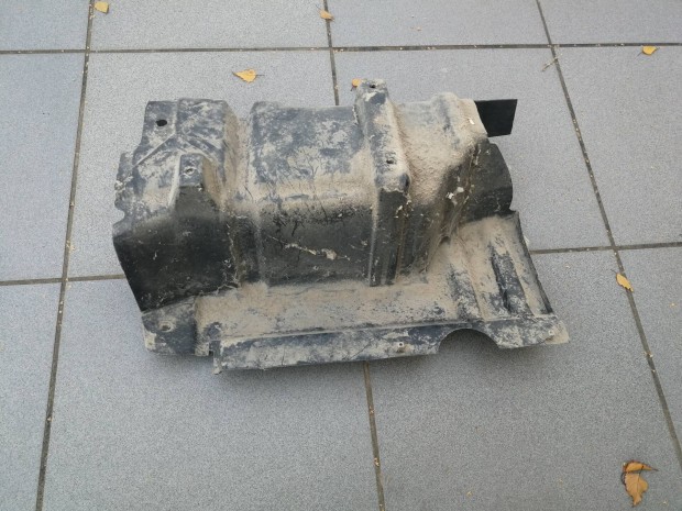 Mercedes W 414 Vaneo gyári alsó burkolat