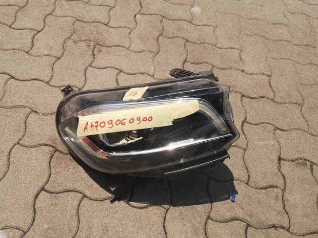 Mercedes X-osztály jobb fényszóró led A4709060900 eladó