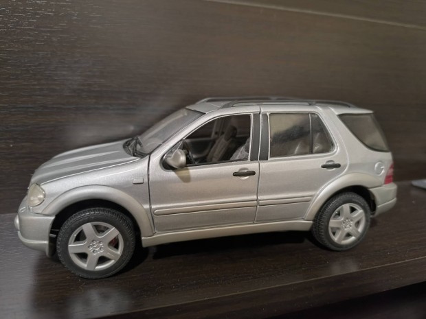 Mercedes -Benz ML 55 AMG 1:18