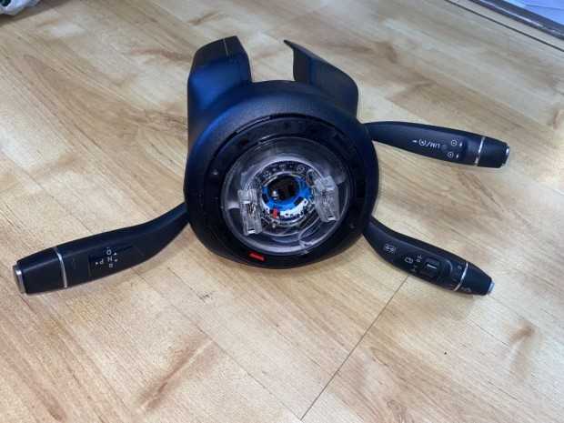 Mercedes- Benz W246 korm�nykapcsol� A2469006601