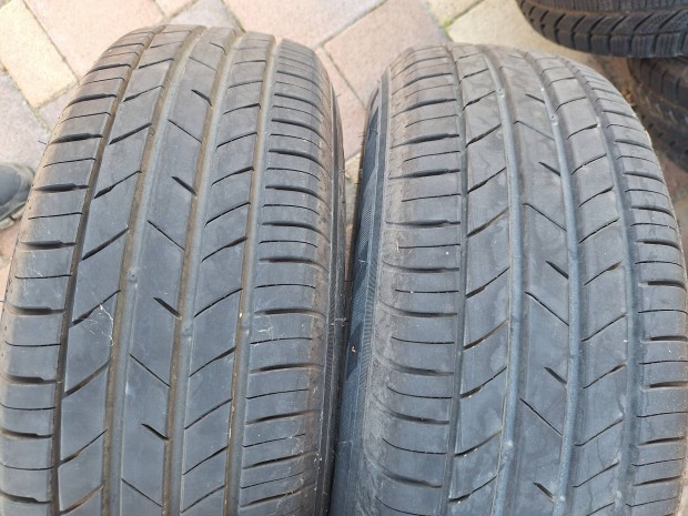 Mercedes acélfelni nyári gumikkal r15