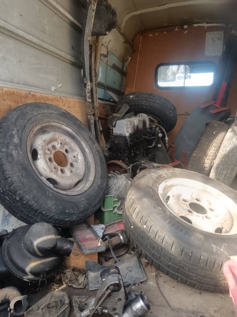 Mercedes alkatr�sz 