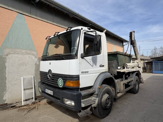 Mercedes atego konténeres