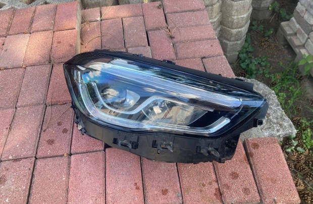 Mercedes b fényszóró A247