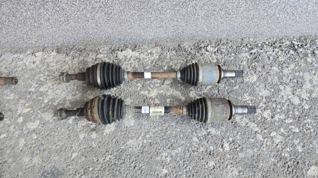 Mercedes bal els� f�ltengely 4Matic - A1643300801 elad�