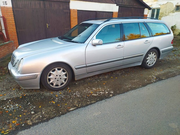 Mercedes-benz E220 CDI