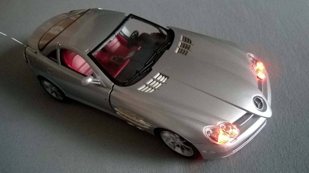 Mercedes-benz SLR Mclaren 1:12 tvirnyts jtkaut