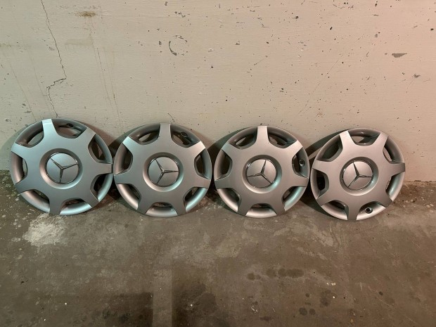 Mercedes dísztárcsa - R16