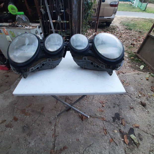 Mercedes egy pr lmpa elad