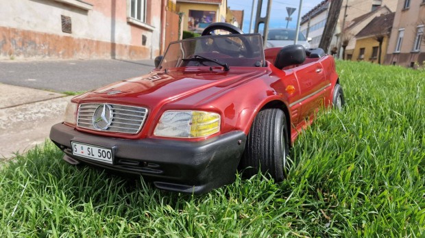 Mercedes elektromos kisaut (retro modell)