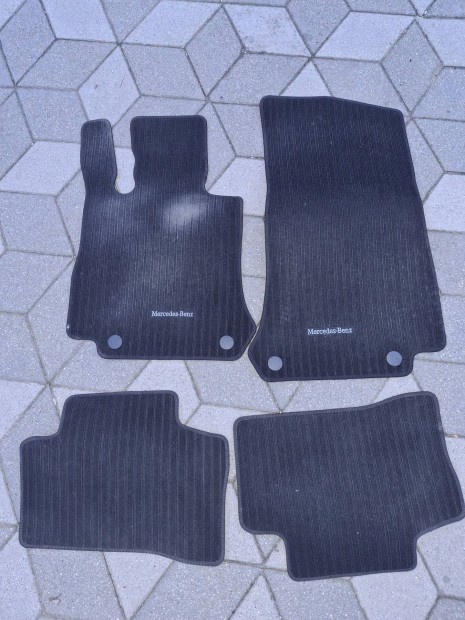 Mercedes glc gy�ri sz�nyeg garnitura!