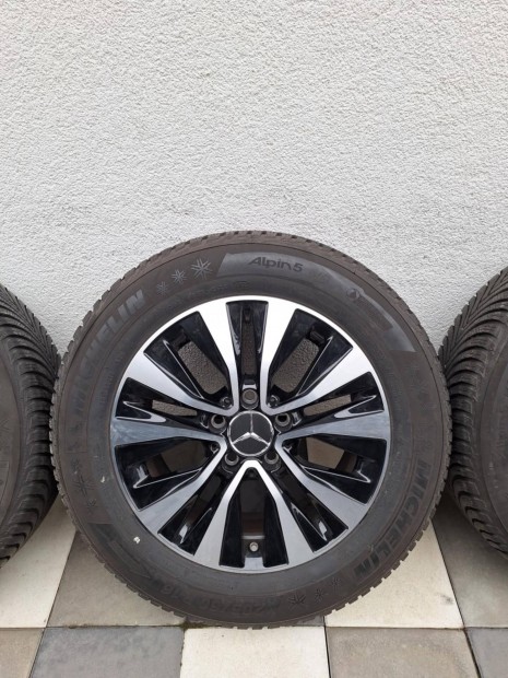 Mercedes gyári 16 colos felni újszerű téligumikkal +Tpms A B C CLA