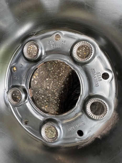 Mercedes gyári 16 colos lemezfelni acélfelni szenzorral W176 W246 C117