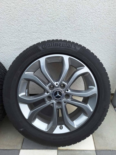Mercedes gyri 17 colos felni jszer tligumikkal A B C CLA