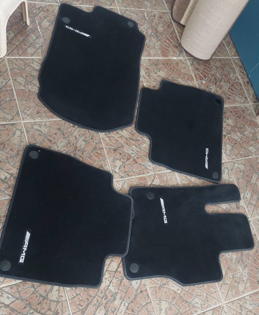 Mercedes gyári autó szőnyeg szett