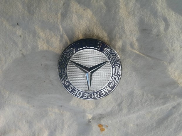 Mercedes gyári bontott első embléma eladó